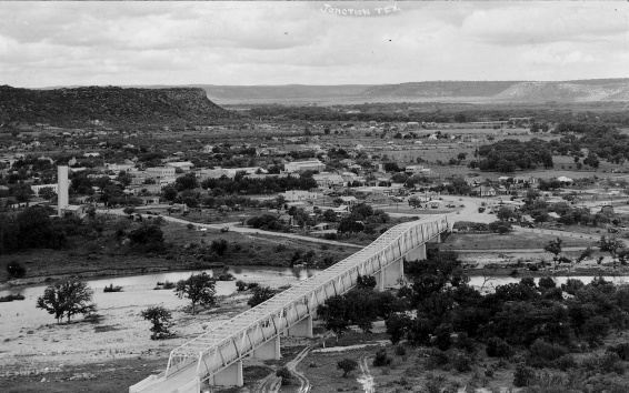 South Llano River Bridge on U.S. Highway 290 in Junction.